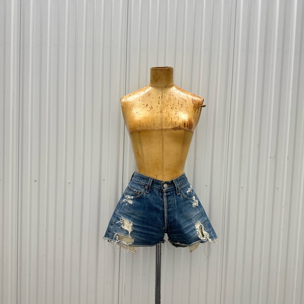 Vintage 501 Levi’s Denim Distressed shorts